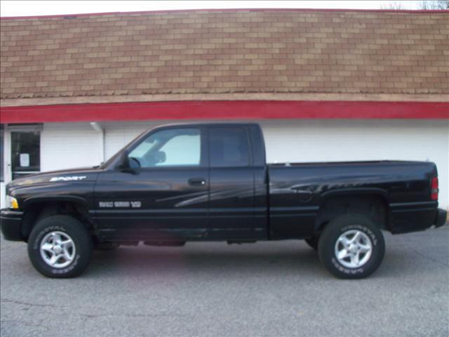 2001 Dodge Ram Pickup 1500 LT 4WD