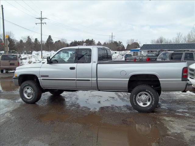 2002 Dodge Ram Pickup Base