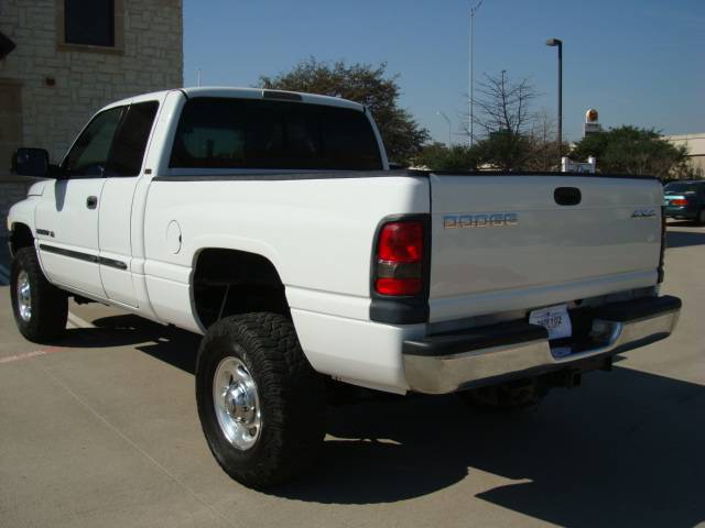 2002 Dodge Ram Pickup SLT