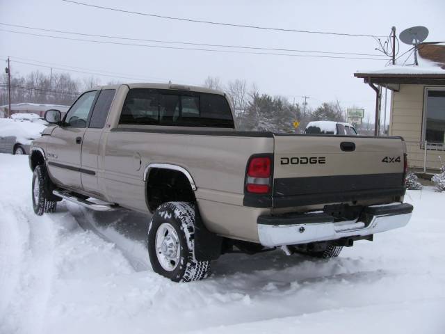 2002 Dodge Ram Pickup 4dr Sdn 4.2L Quattro LWB Auto