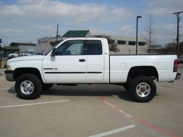 2002 Dodge Ram Pickup SLT