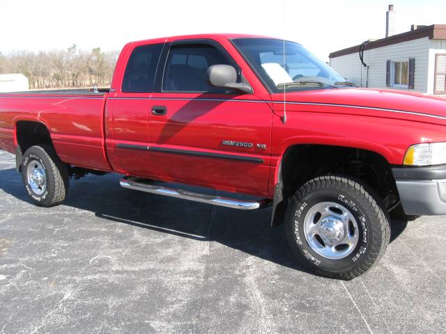 2002 Dodge Ram Pickup LS 4DR Sedan