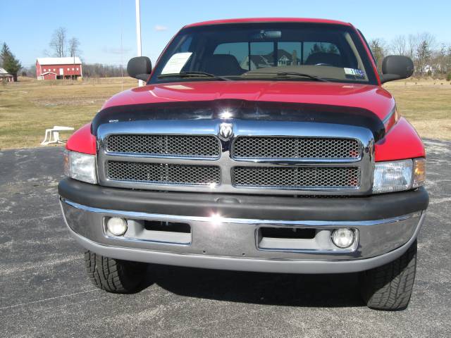 2002 Dodge Ram Pickup LS 4DR Sedan