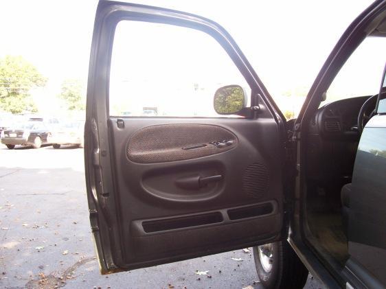 2002 Dodge Ram Pickup Base