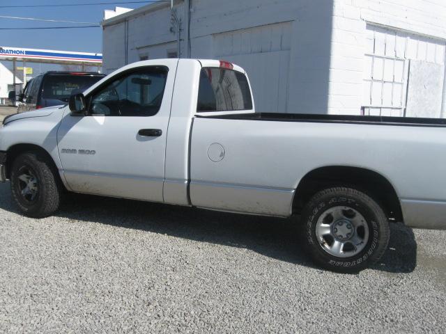 2002 Dodge Ram Pickup Base