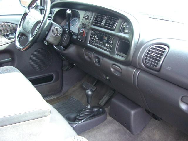 2002 Dodge Ram Pickup SLT