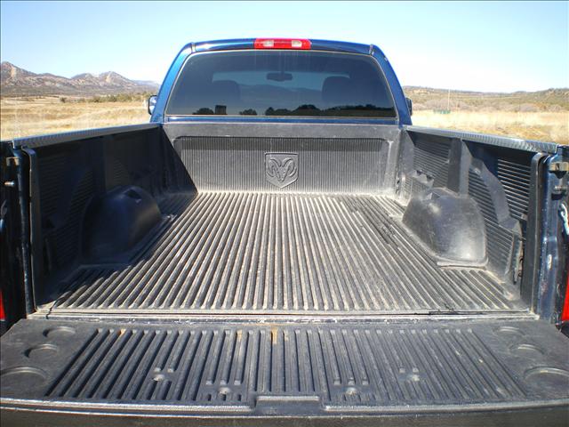 2004 Dodge Ram Pickup SLT