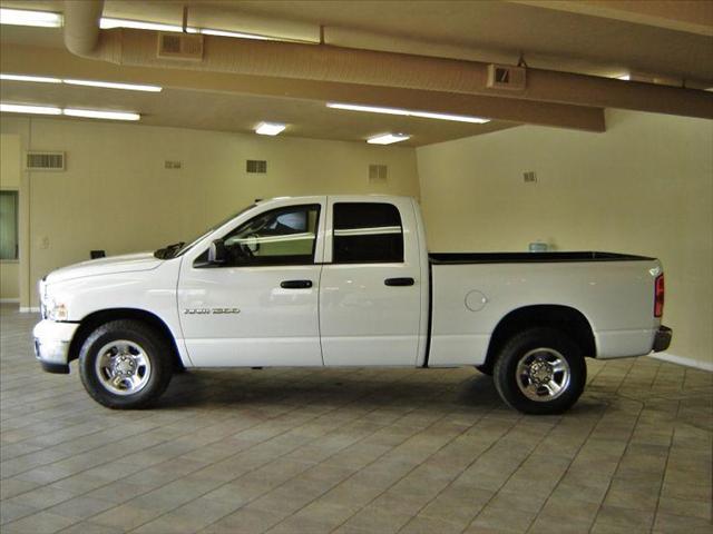 2004 Dodge Ram Pickup SLT