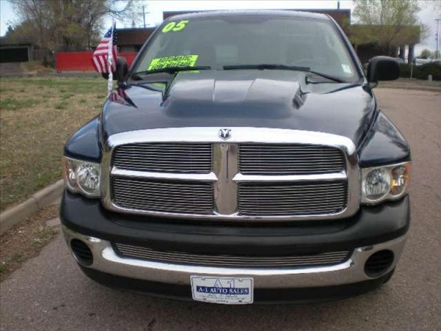 2005 Dodge Ram Pickup SL Wagon