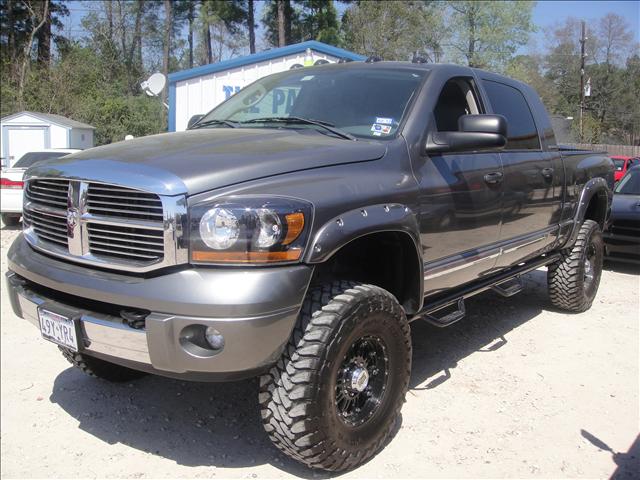 2006 Dodge Ram Pickup Sport, Soft Top