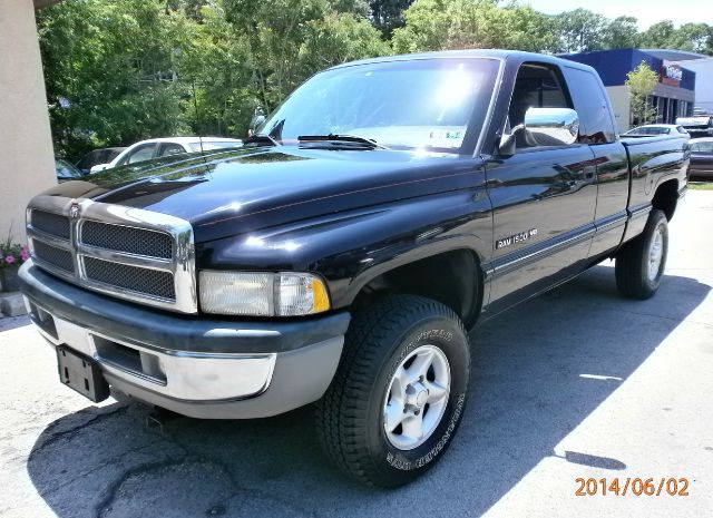 1997 Dodge Ram Pickup 1500 Lariat XL