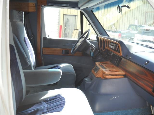 1995 Dodge Ram Van Base