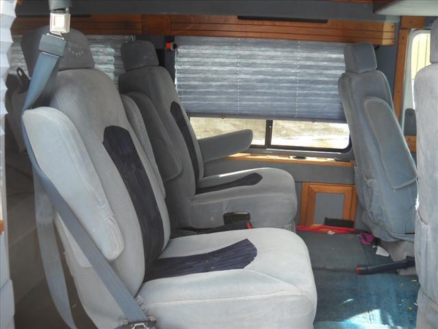 1995 Dodge Ram Van Base