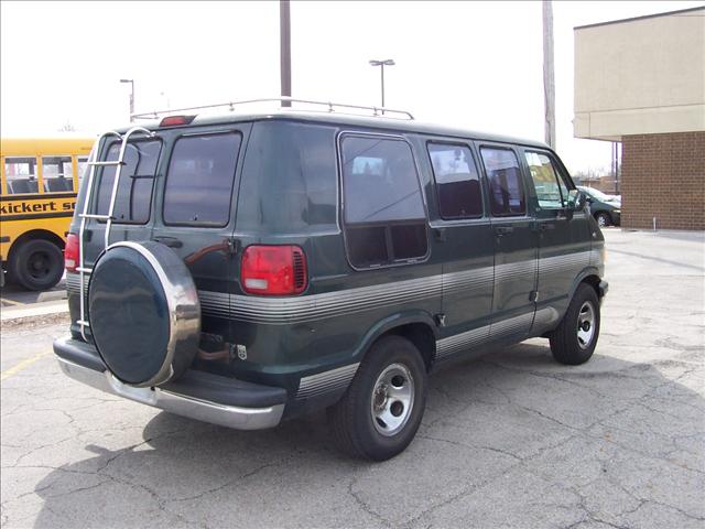 1995 Dodge Ram Van Base