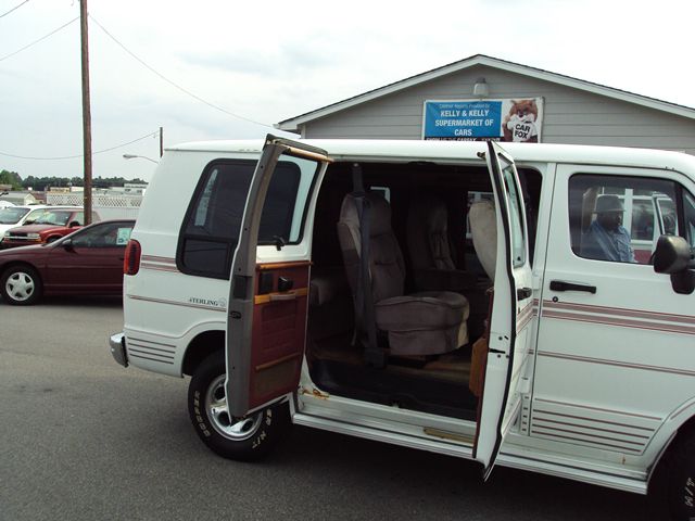 1996 Dodge Ram Van Limited Sport Utility 4D