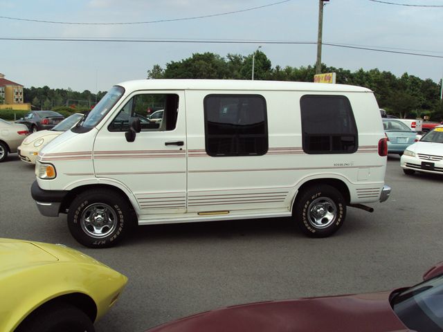 1996 Dodge Ram Van Limited Sport Utility 4D