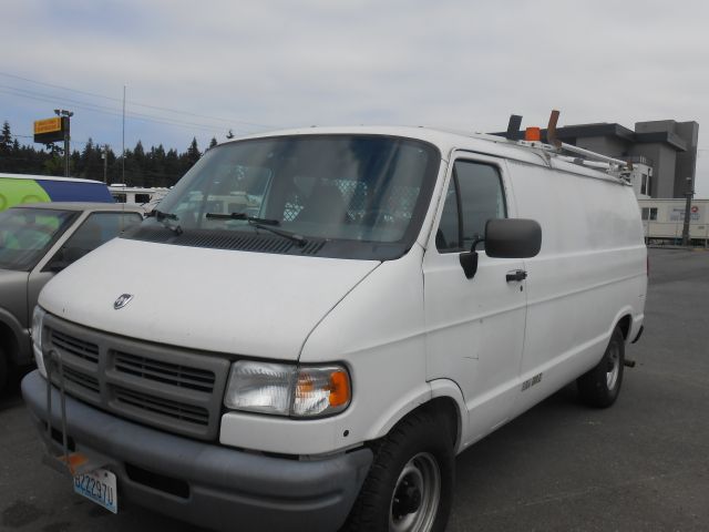 1997 Dodge Ram Van LS 4X4