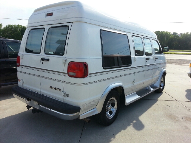 1998 Dodge Ram Van GL I4 Manual