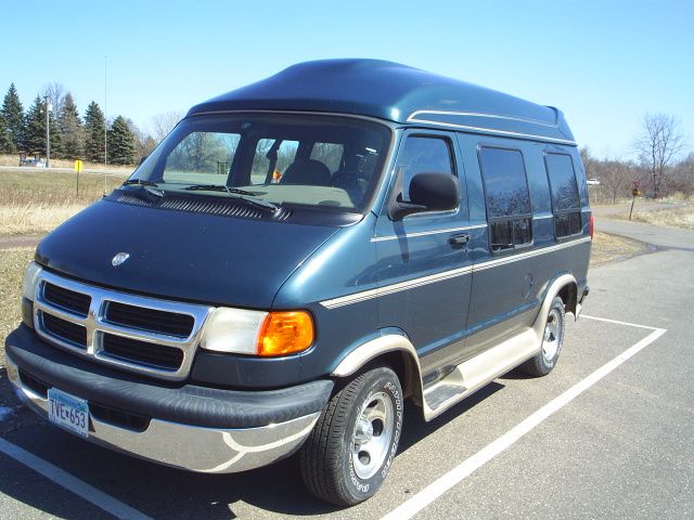 1998 Dodge Ram Van V6 4x4 SUV