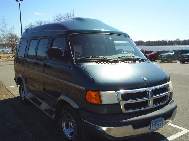 1998 Dodge Ram Van V6 4x4 SUV