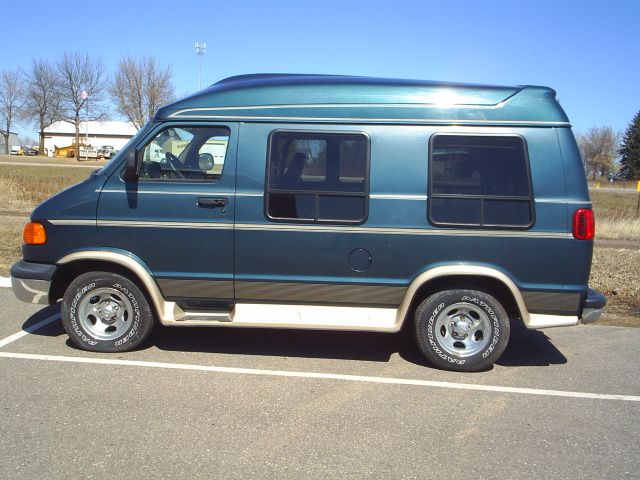 1998 Dodge Ram Van V6 4x4 SUV