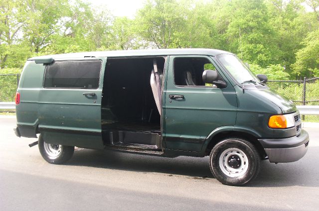 1999 Dodge Ram Van SLT / Big Horn