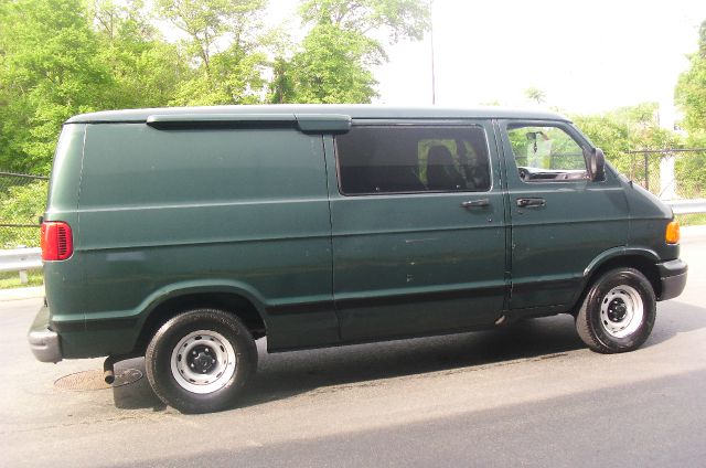 1999 Dodge Ram Van SLT / Big Horn