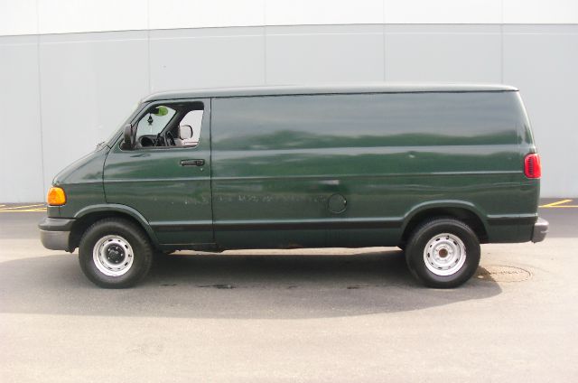 1999 Dodge Ram Van SLT / Big Horn