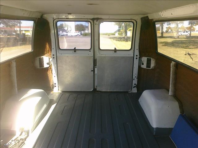 1999 Dodge Ram Van Base