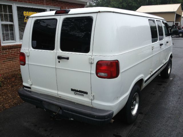 2000 Dodge Ram Van SLT / Big Horn