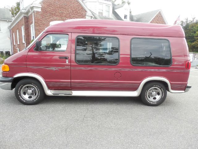 2002 Dodge Ram Van SLT / Big Horn