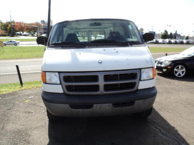 2003 Dodge Ram Van Supercrew-short-king Ranch-4wd-sunroof-6 CD-1 OWNE