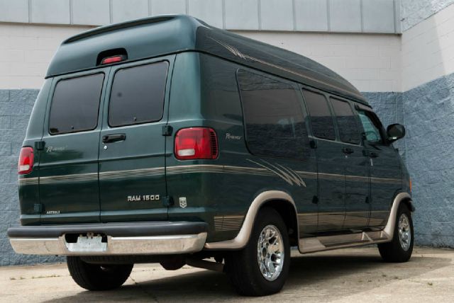 2003 Dodge Ram Van SPEC V