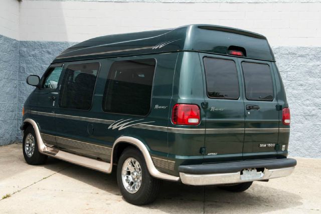 2003 Dodge Ram Van SPEC V