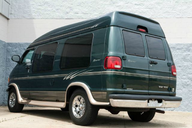 2003 Dodge Ram Van SPEC V