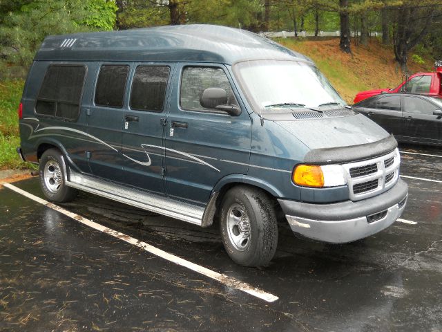 2003 Dodge Ram Van SLT / Big Horn