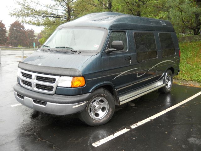 2003 Dodge Ram Van SLT / Big Horn