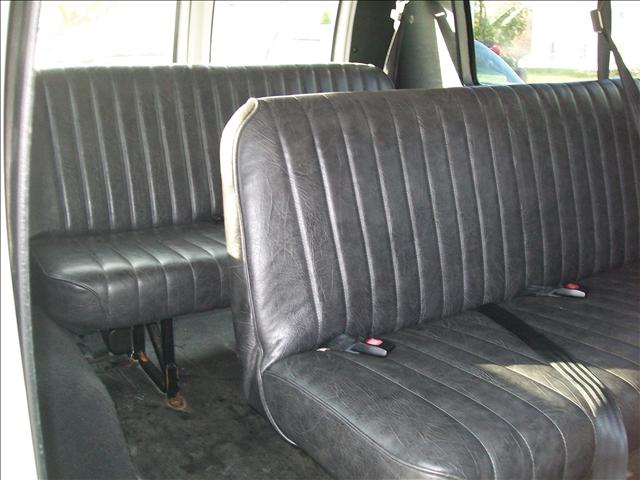 2003 Dodge Ram Van Base