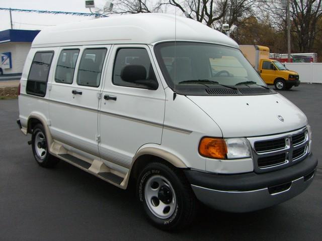 2003 Dodge Ram Van Base