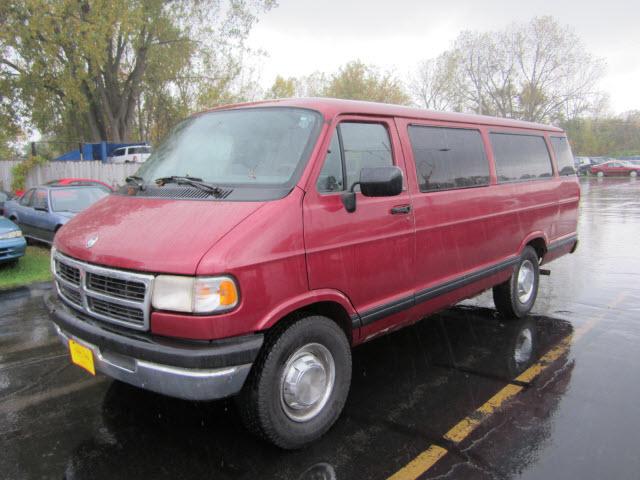 1996 Dodge Ram Wagon SLT