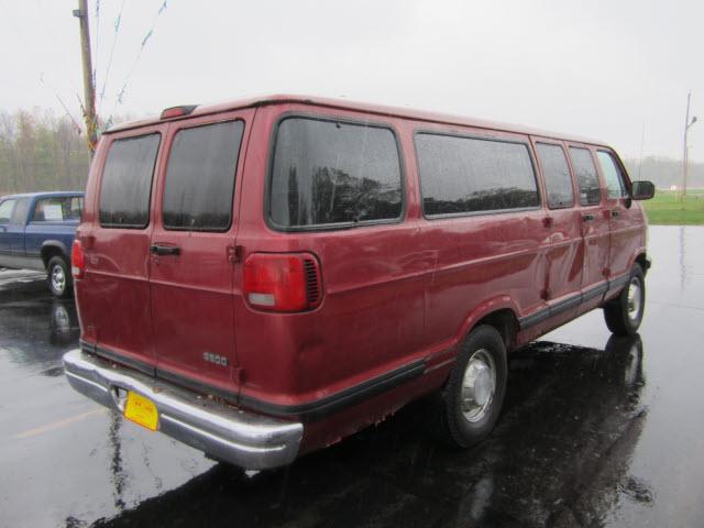 1996 Dodge Ram Wagon SLT