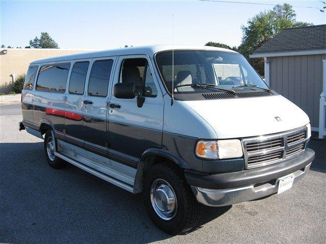 1996 Dodge Ram Wagon SLT