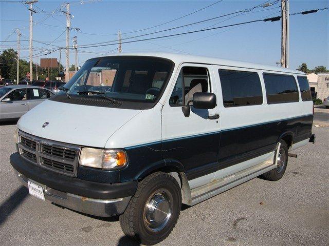 1996 Dodge Ram Wagon SLT