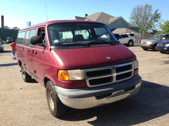 2000 Dodge Ram Wagon 1500 LT 4WD