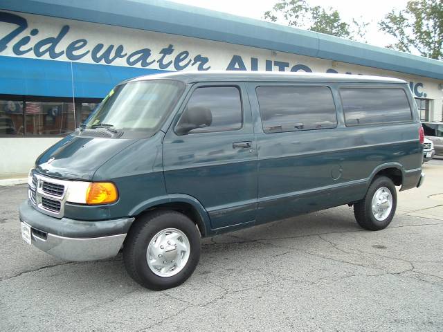 2000 Dodge Ram Wagon Ml350 Edition SUV