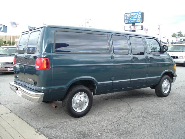 2000 Dodge Ram Wagon Ml350 Edition SUV