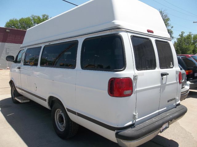 2000 Dodge Ram Wagon Sle2wd