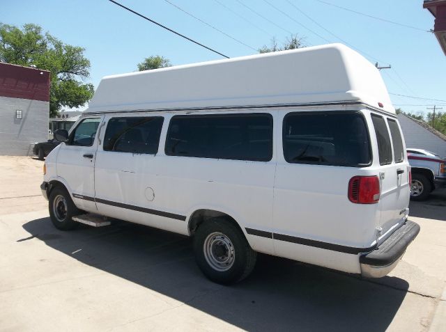 2000 Dodge Ram Wagon Sle2wd