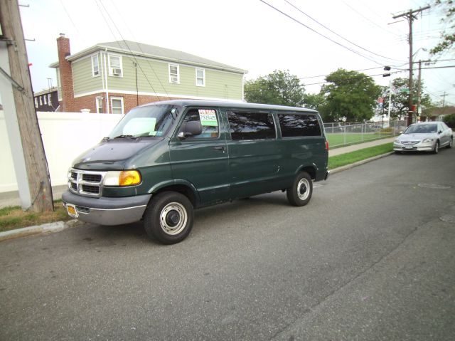 2000 Dodge Ram Wagon 1500 LT 4WD