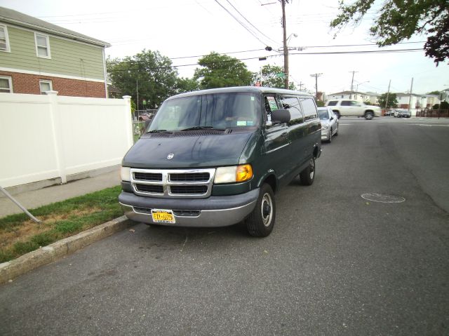 2000 Dodge Ram Wagon 1500 LT 4WD